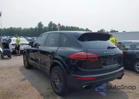 2017 Porsche Cayenne Platinum Edition z USA, uszkodzony, nr VIN WP1AA2A24HKA83525